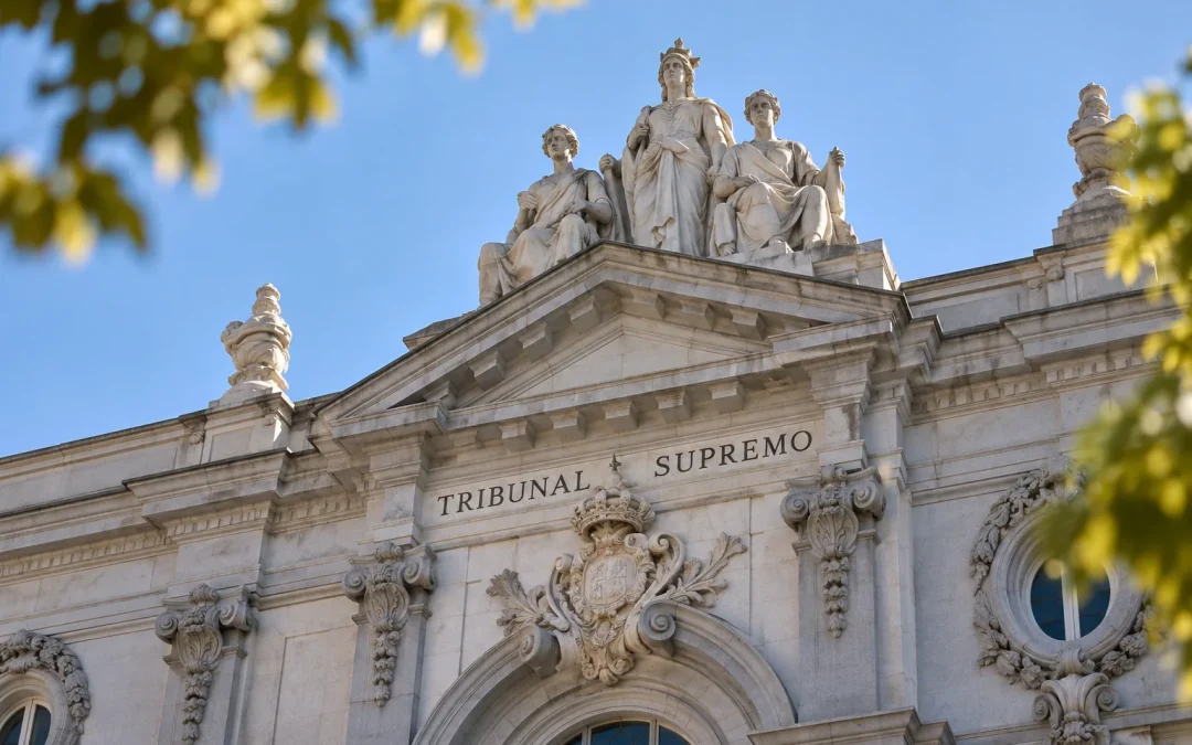 ¿Es necesario otorgar poder apud acta con un procurador de oficio? El Tribunal Supremo fija criterio